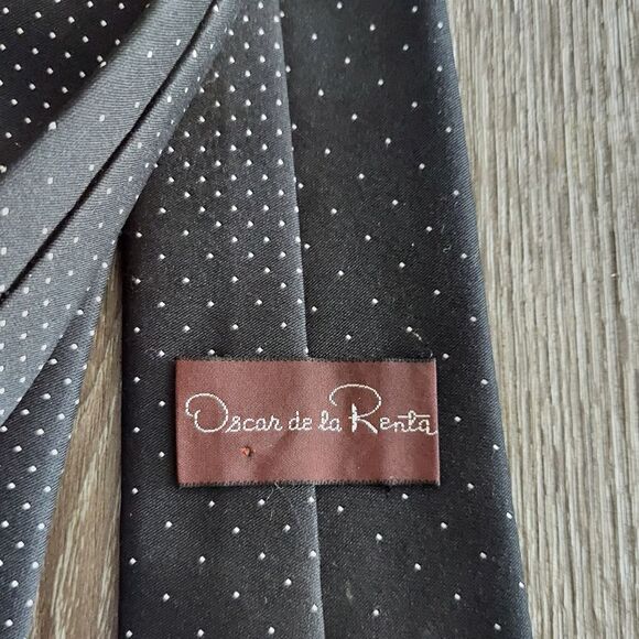 Oscar De La Renta Men’s Necktie Black, White Doted Tie - Picture 3 of 4